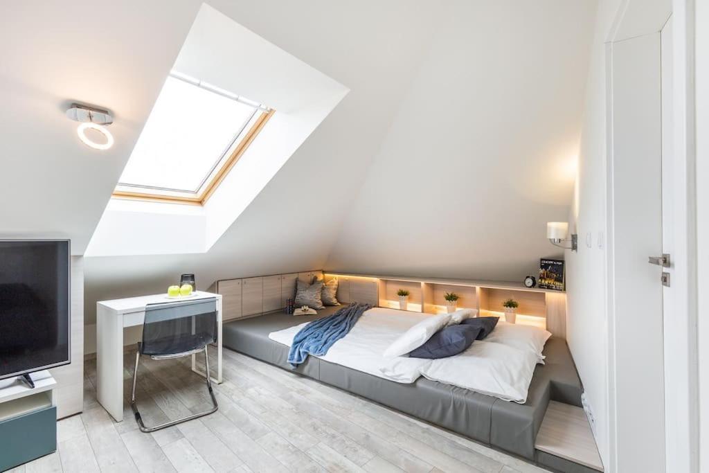 Modern & New Place Next To Wawel Castle & Vistula Cracóvia Exterior foto